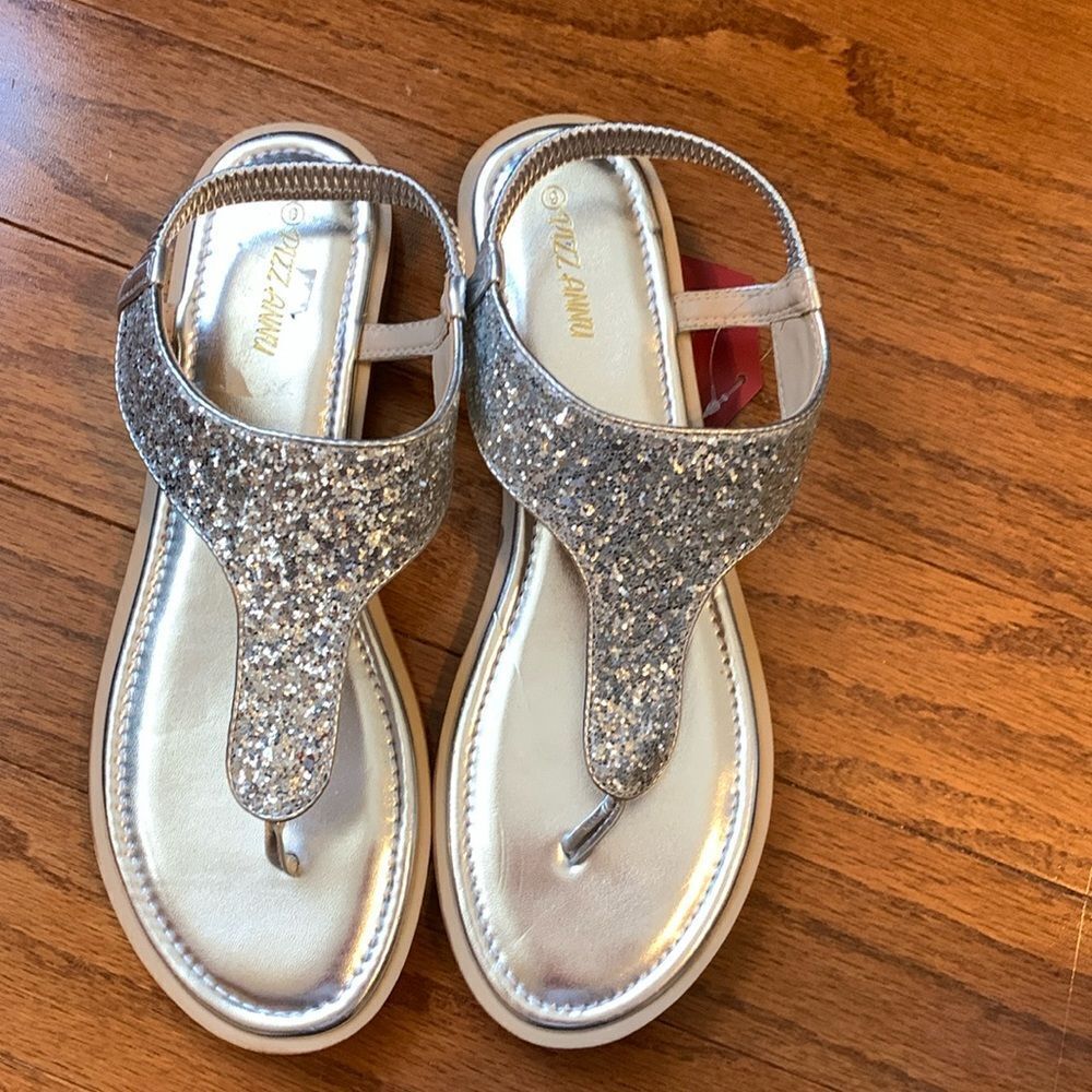 Pizzannu Size 9 rhinestone sandals with elastic ankle strap